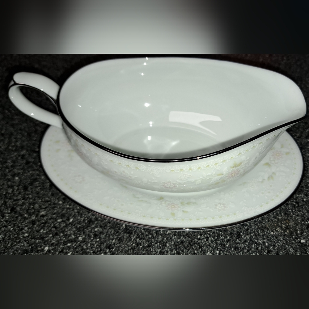 Gravy Boat & Underplate (Relish/Butter) Temptation by Noritake